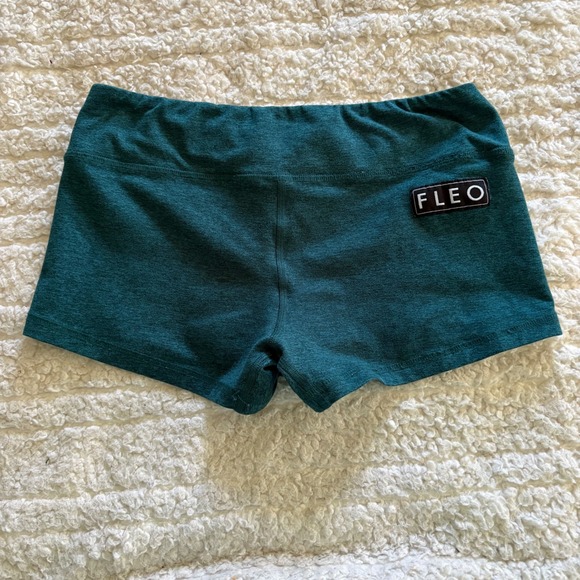 FLEO Teal Heathered Athletic Booty Shorts Size Med Gym Workout Crossfit Lifting - Picture 2 of 8